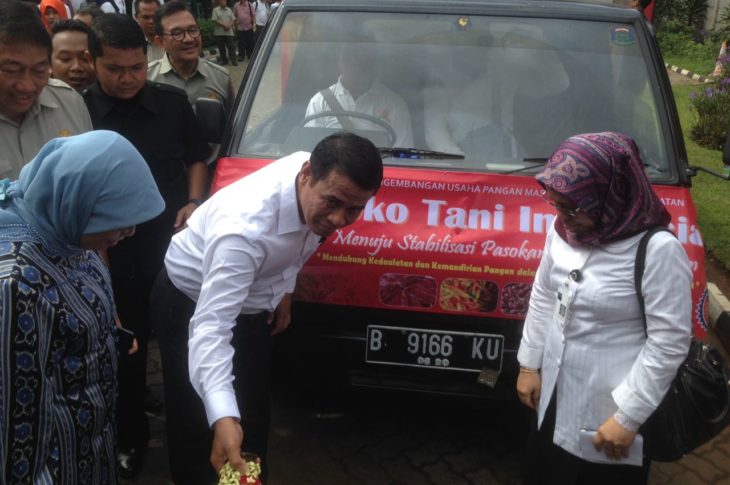 Menteri Pertanian Resmikan Pengiriman Perdana Pangan ke 22 Toko Tani di Jakarta