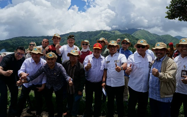 Foto : Kunjungan Kerja Pemantauan Kesiapan Produksi Bawang Putih di Kecamatan Sembalun, Lombok Timur, NTB