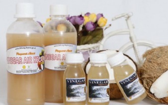 Foto : Produk Vinegar Air Kelapa Pengawet Alami Sebagai Ganti Bahan Pengawet Formalin.