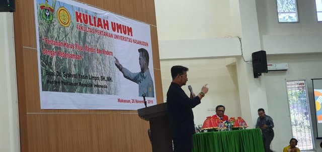 Mentan Syahrul Motivasi Mahasiswa Pertanian Unhas untuk Maju