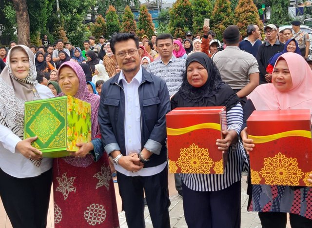 Foto : Menteri Pertanian, Syahrul Yasin Limpo saat Melepas Bantuan Kepada Masyrakat Cilincing