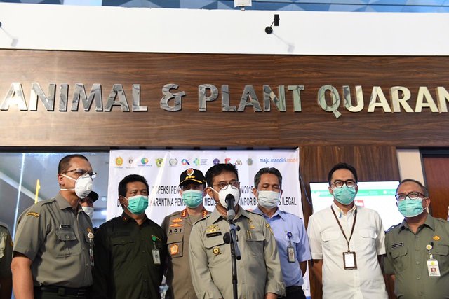 Mentan SYL Inspeksi Pengawasan Lalu Lintas Produk Pertanian di Bandara Soekarno Hatta