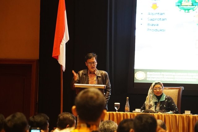 Foto : Kepala Badan Penyuluhan dan Pengembangan SDM Pertanian (BPPSDMP), Dedi Nursyamsi Saat Membuka Forum Nasional di Politeknik Pertanian, Lombok Raya