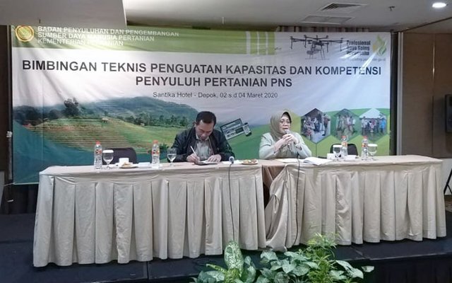 Foto: Pertemuan Bimbingan Teknis Penguatan Kapasitas dan Kompetensi Penyuluh Pertanian PNS di Depok.