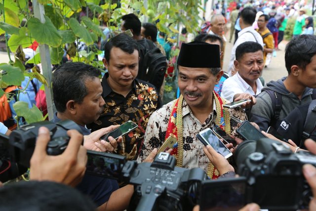 Foto : Direktur Jenderal Tanaman Pangan, Suwandi Saat di Wawancara Mengenai Panen Padi dan Jagung