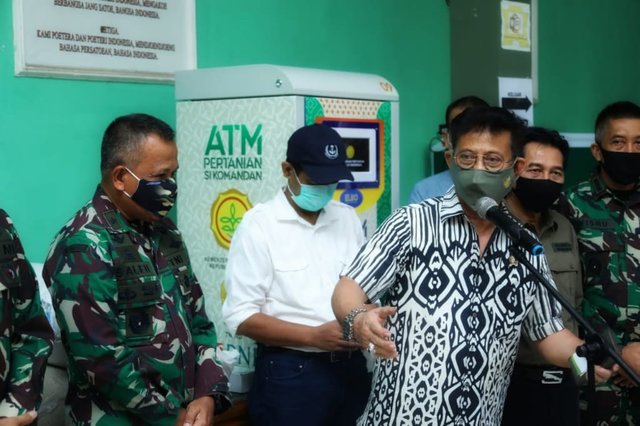 Mentan SYL meninjau ATM Pertanian si Komandan di Depok dan Cibinong