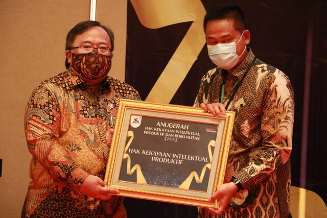 Balitbangtan Terima Anugerah Hak Kekayaan Intelektual Produktif