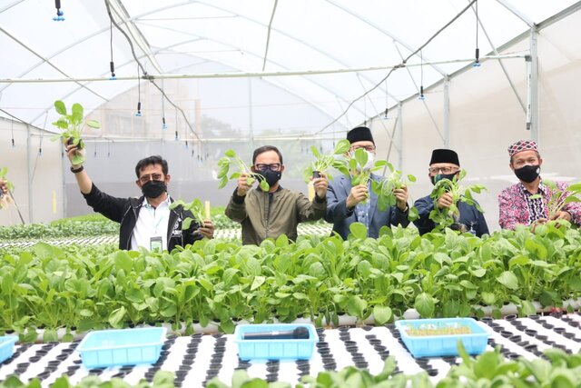 Kunjungi Ponpes Al Ghazaly, Mentan SYL Serukan Kerja Kolaboratif Lawan Covid