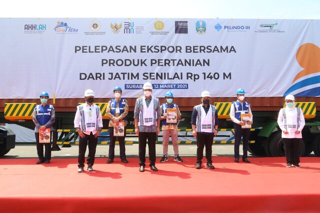 Mentan, Mendag dan Menteri BUMN Lepas Ekspor Produk Pertanian Jatim Senilai 140 Miliar