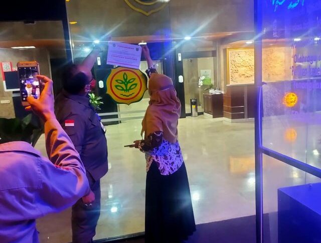 Kementan Komitmen Jamin Ketersediaan Pangan dan Patuhi Prokes, Stiker Segel Dilepas