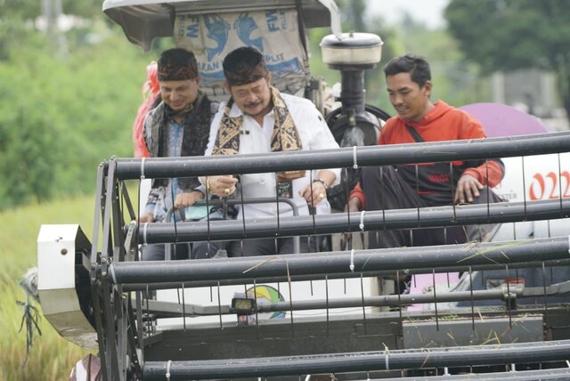 Panen Awal Tahun Bersama Perwakilan FAO, Mentan Pastikan Stok Beras Aman Panen Awal Tahun Bersama Perwakilan FAO, Mentan Pastikan Stok Beras Aman