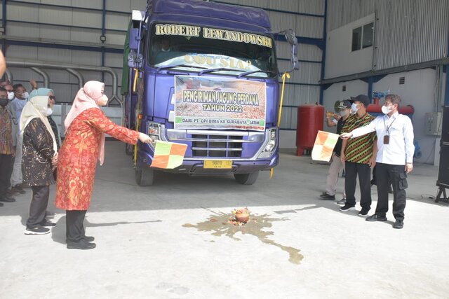 Stabilisasi Harga Jagung, Kementan dan Pemda Bima Kirim Jagung ke Surabaya 2.600 Ton