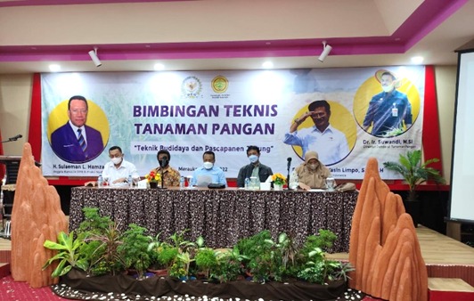 Kementan Bersama Komisi IV DPR RI Gelar Bimtek Budidaya dan Pascapanen Jagung Kepada Petani Milenial Kabupaten Merauke