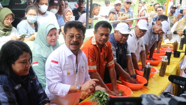 Di Deli Serdang Mentan SYL Buat Racik Ramuan Biosaka