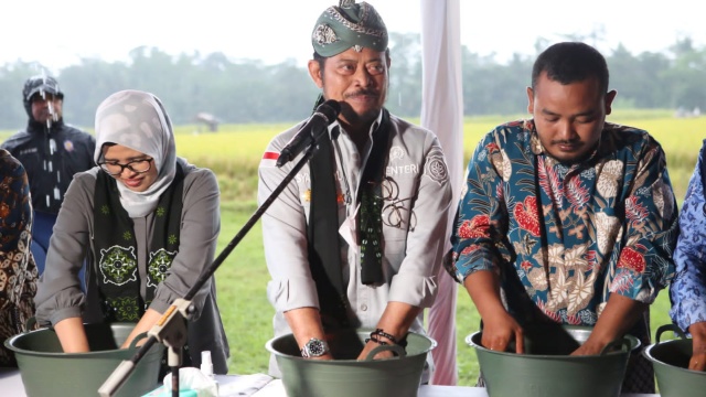 Mentan SYL Panen Padi Aplikasi Biosaka di Blitar, Produktivitas 8,9 Ton