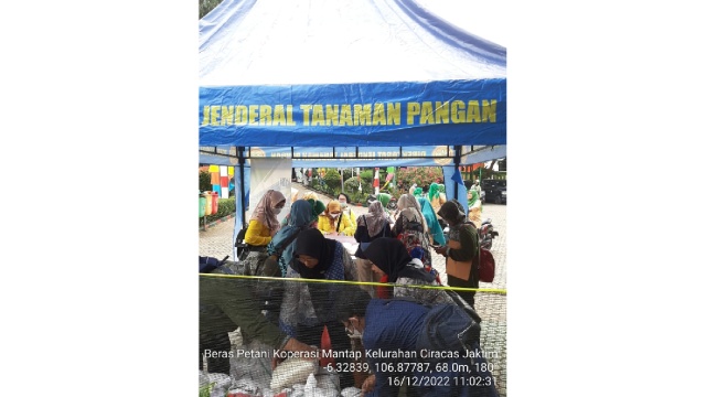 Di DKI Jakarta, Beras Petani Diserbu Ibu-Ibu PKK