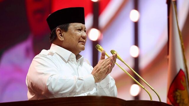 Presiden Singgung Pengusaha Penggilingan Padi, Panggil Mentan Amran dari Podium Utama HUT Gerindra