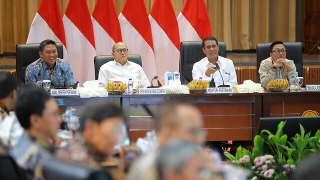 Mentan Amran dan Menteri Rosan : Investasi Hilirisasi Pertanian Capai 371 Triliun, Jadi Motor Pertumbuhan Ekonomi Baru Mentan Amran dan Menteri Rosan : Investasi Hilirisasi Pertanian Capai 371 Triliun, Jadi Motor Pertumbuhan Ekonomi Baru