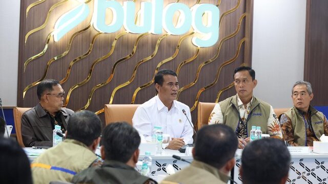 Rekor Stok Beras Bulog Tertinggi Diapresiasi Presiden, Mentan Koordinasi Siapkan Gudang Baru Hadapi Panen Raya Rekor Stok Beras Bulog Tertinggi Diapresiasi Presiden, Mentan Koordinasi Siapkan Gudang Baru Hadapi Panen Raya