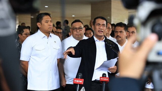 Mentan Amran: Berani Korupsi Bantuan Bencana, 1×24 Jam Saya Pecat ! Mentan Amran: Berani Korupsi Bantuan Bencana, 1×24 Jam Saya Pecat !