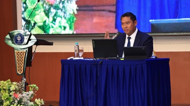 Raih Gelar Doktor, Wamentan Sudaryono: Holdingisasi BUMN Jalan Strategis Negara Bangkitkan Ekonomi dan Pangan Indonesia Raih Gelar Doktor, Wamentan Sudaryono: Holdingisasi BUMN Jalan Strategis Negara Bangkitkan Ekonomi dan Pangan Indonesia