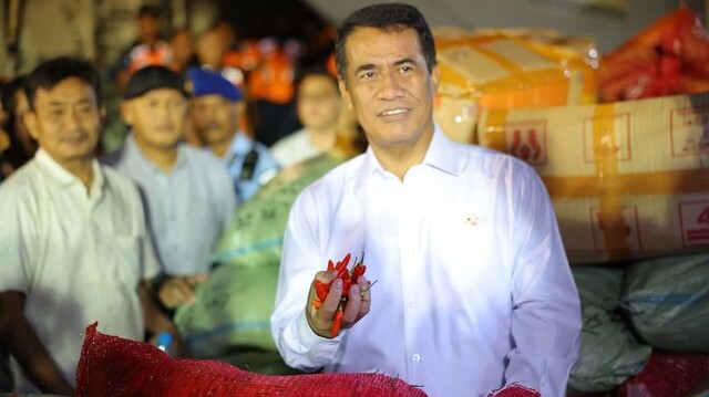 Mentan Amran Beli Cabai Petani Aceh, Diterbangkan Hercules ke Jakarta Mentan Amran Beli Cabai Petani Aceh, Diterbangkan Hercules ke Jakarta