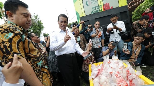 Jelang Lebaran 2026, Mentan Amran Pastikan Kebutuhan Pokok di tingkat Nasional dan Daerah Aman dan Surplus Jelang Lebaran 2026, Mentan Amran Pastikan Kebutuhan Pokok di tingkat Nasional dan Daerah Aman dan Surplus